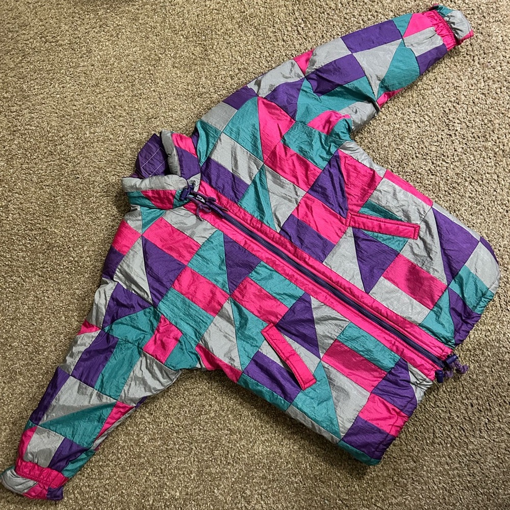 Vibrant Women's Geometric Puffer Jacket